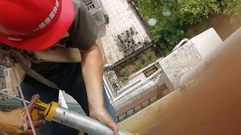 岩棉板隔墙定制，如何确保品质与合规性？**